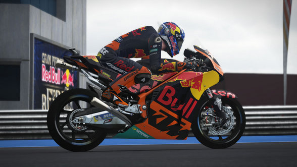 Pic-1-588x558-Moto-GP17-(1)