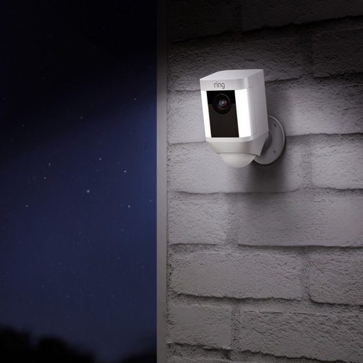 ring-spotlight-battery-camera-feature-2